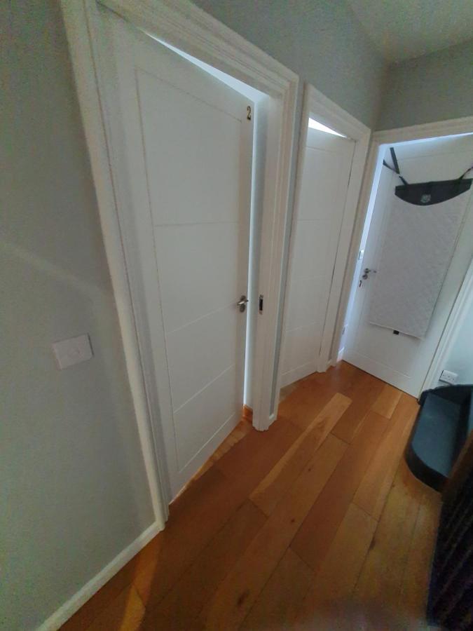 Beautiful Guest Rooms, Free Parking, 30Min Heathrow, 40Min Wembley, 60Min Central London 格林福德 外观 照片