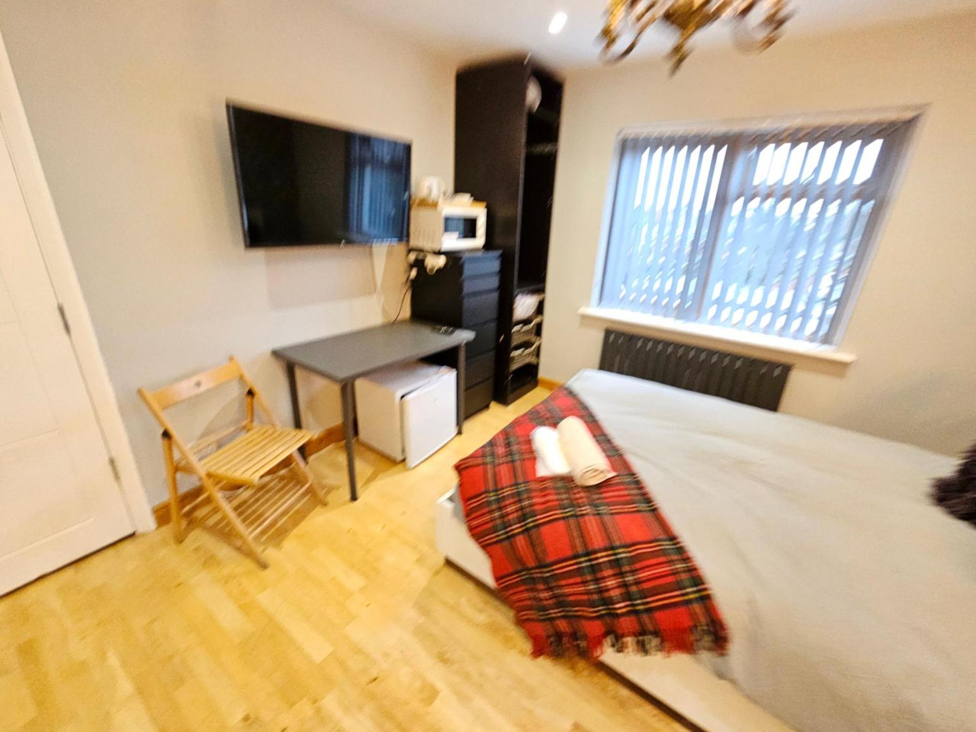Beautiful Guest Rooms, Free Parking, 30Min Heathrow, 40Min Wembley, 60Min Central London 格林福德 外观 照片